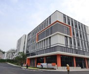 (出售) 五峰全新鋼構廠房出售，50年產權，可裝10噸行車