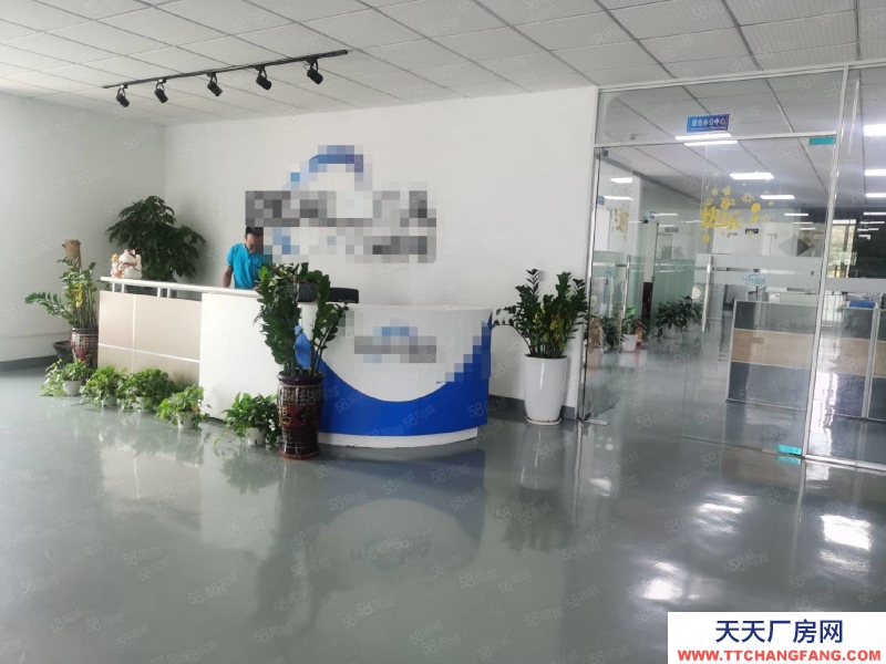 (出租) 東莞周屋空出二樓800平精裝修廠房倉庫低價出租水電齊全空地大