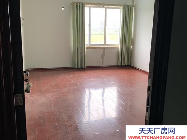 (出租) 道路寬闊，方便停車，環境良好，空曠