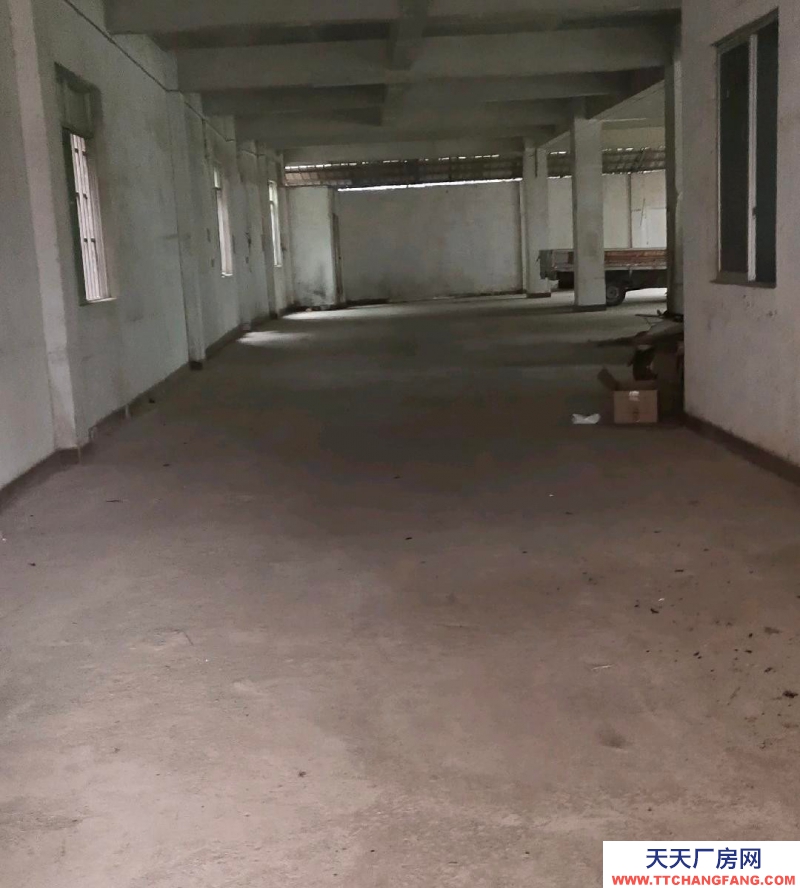 南寧市西鄉塘區(出租) 一樓廠房出租，在路邊，交通方便，水電齊全，房高4.2米