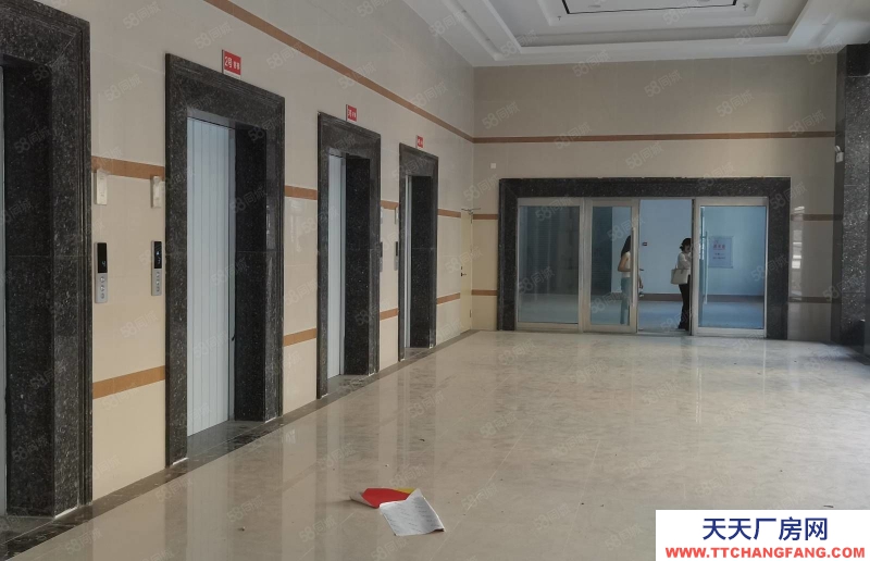 (出租) 東莞鳳崗4000平方米紅本全新電商倉庫出租)帶卸貨平臺6部貨梯