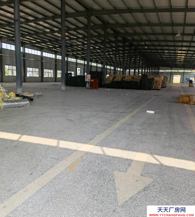 棗莊山亭能分開租，鋼結(jié)構(gòu)大面積廠房，道路很寬進(jìn)出大車方便。