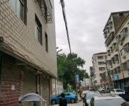 (出租)襄陽(yáng)宜城隔壁門(mén)面房出租，可用于倉(cāng)庫(kù)，年租金8000元