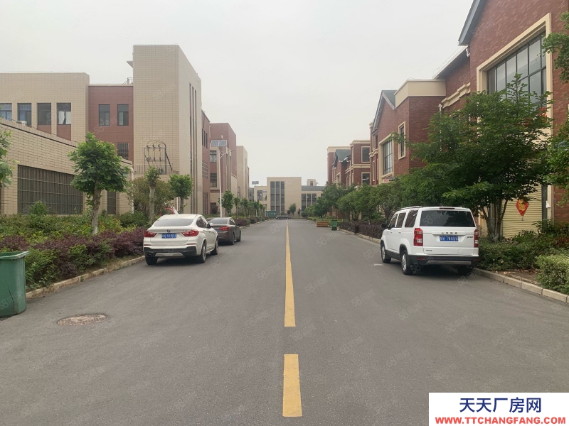 (出售)阜陽潁泉 佳海A區(qū)廠房帶大院子！中心主道路旁邊！位置全工業(yè)區(qū)好！