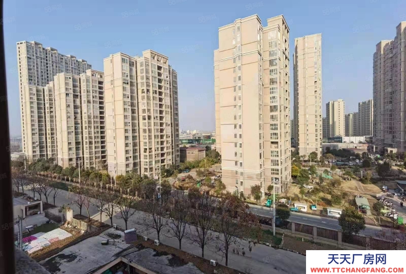 (出租)阜陽潁泉 商貿(mào)城人流量大工人好招，獨立大院可進大車，辦廠倉庫辦公均可