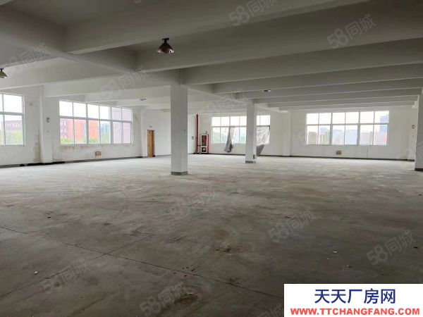 蘇州市相城區(qū)元和二樓倉庫，5噸大貨梯，2.5x4，17米5進(jìn)出方便。