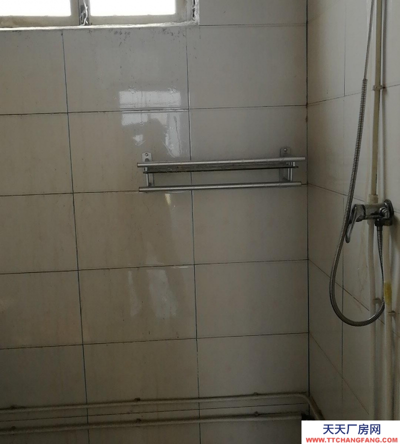 (出租) 超越舊貨市場后面300米，位置偏僻，不在大路邊，宜開廠。。