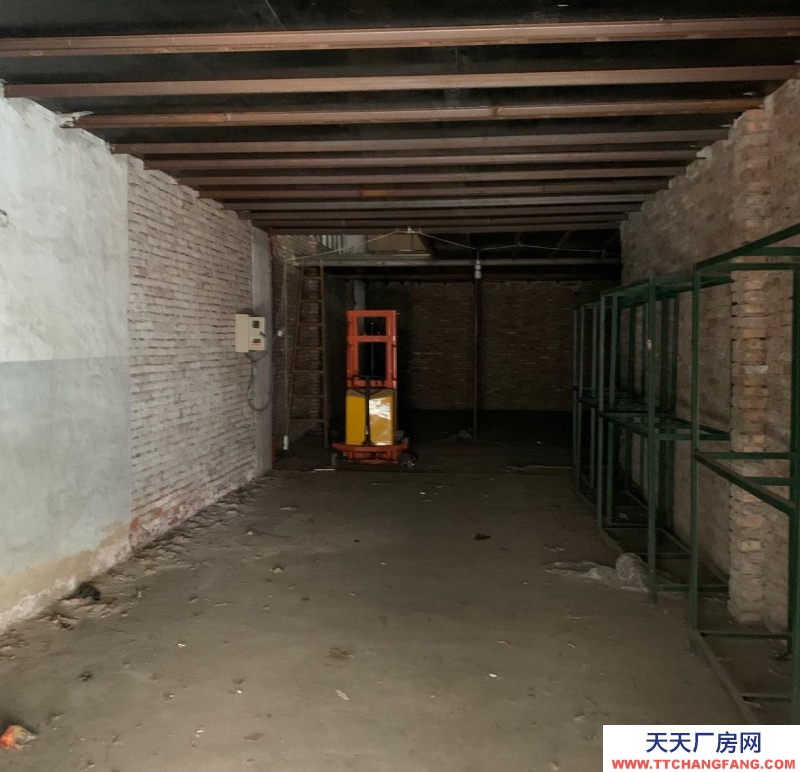 (出租) 天津河北區(qū)一樓。180平米。屋內(nèi)搭有二層。面積達(dá)到300多平米