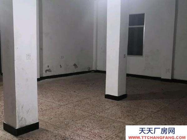 常德市鼎城區地理優越停車方便，樓上可居往，樓下可做倉庫或廠房。