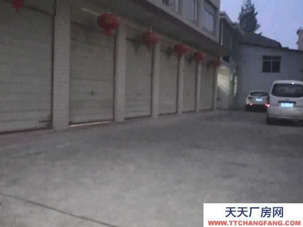 常德市鼎城區地理優越停車方便，樓上可居往，樓下可做倉庫或廠房。