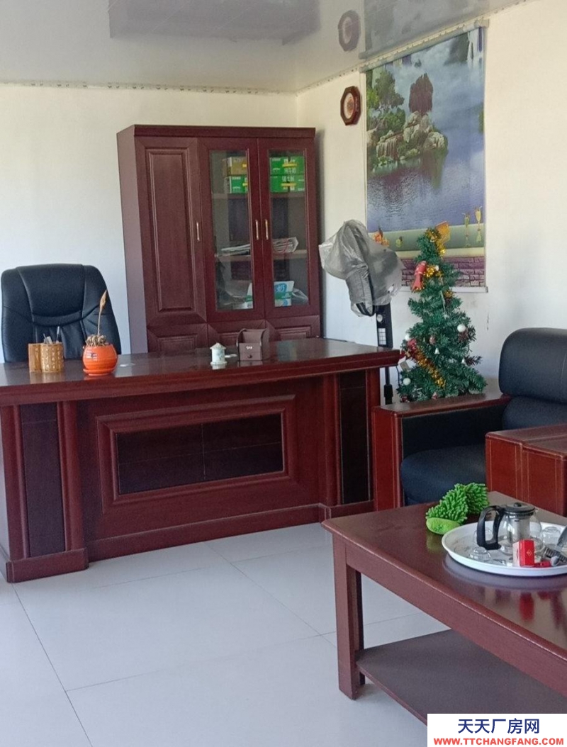 唐山 遷安 是獨(dú)門獨(dú)院，內(nèi)設(shè)廠房庫(kù)房辦公室，價(jià)格可商議