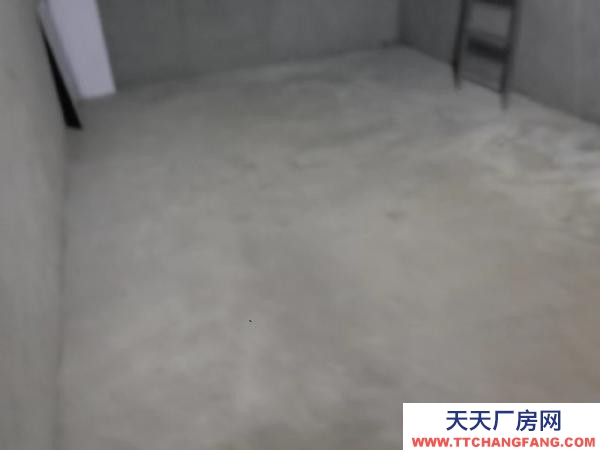 衡陽市石鼓區 一樓倉庫，交通便利，倉庫后是雅士林欣城大橋前面是機電大市場