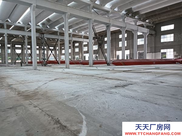 無(wú)錫宜興經(jīng)開(kāi)區(qū)2800平可分租1400平標(biāo)準(zhǔn)廠房倉(cāng)庫(kù)出租,有行車