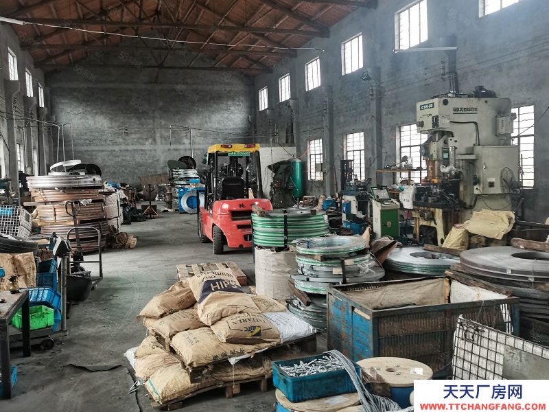 寧波北侖(出租) 出租，小港五盟工業區1樓2700平廠房，價格20塊一平