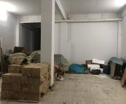 (出租) 恩施利川門口有停車位，交通便利，交叉路口，面積200多平米