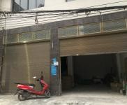 (出租) 恩施利川門口有停車位，交通便利，交叉路口，面積200多平米