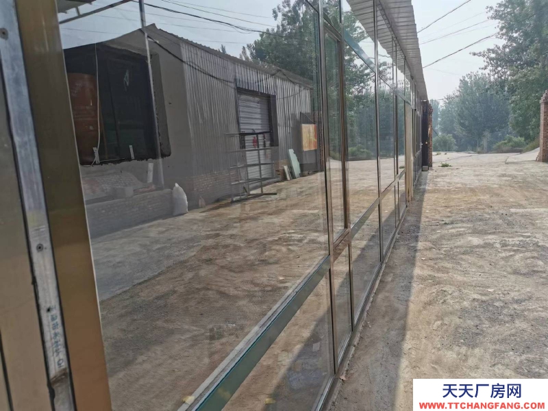 (出租) 面積超大，免費停車，干凈整潔