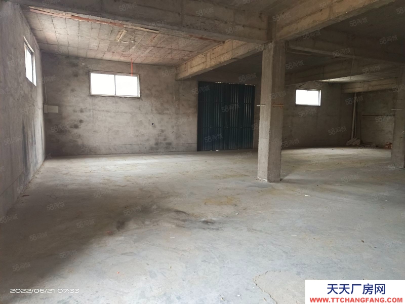 臨沂蘭山上下三層600平三萬四。點我頭像查看更多房源。門前可停九米六