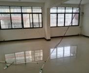 (出租) 地處一中對面,交通方便,人流量大