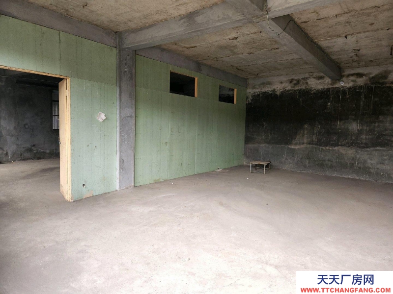 臨沂沂水城南后岜山1.6畝大院800平倉庫出租