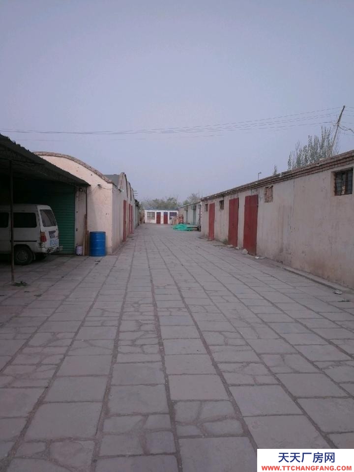 (出租) 酒泉肅州區北大橋頭，饞私貓餐飲附近有50至150平米的庫房出租。