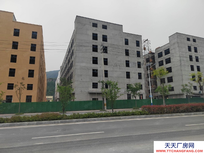 溫州永嘉(出售) 出售青田高湖小微園一樓全新廠房697平米7.5米高