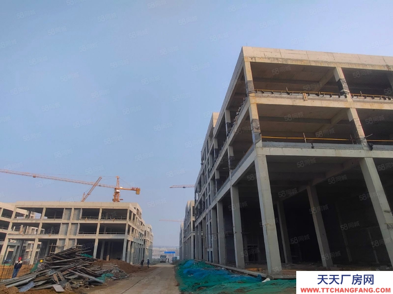 泰安泰山高鐵西大型商業綜合體，一層7.9米層高，二三層4.2米層高