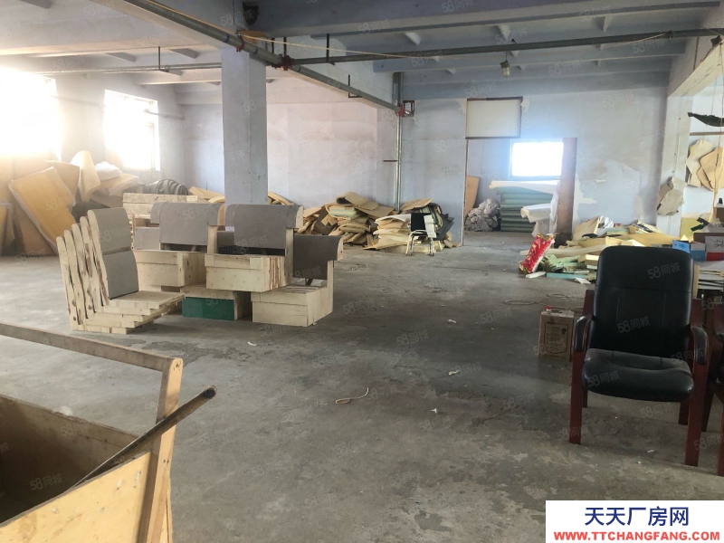 (出租) 鞍山鐵西紫竹附近3000平庫(kù)房可分組