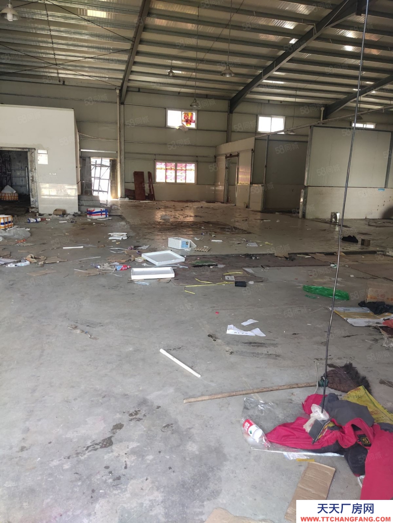 溫州蒼南縣(出租) 靈溪山海大道廠房出租鐵皮房層高7米前后面很寬