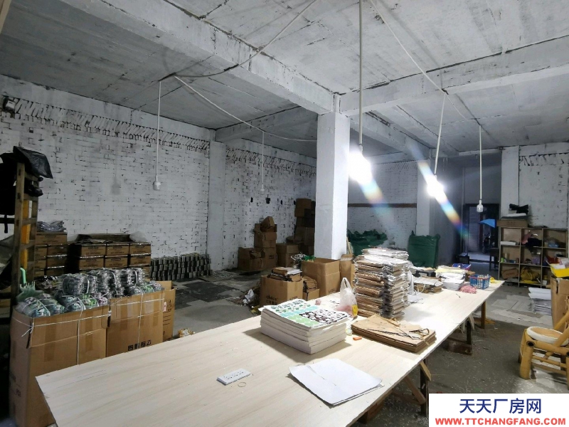 溫州蒼南縣(出租) 地址：靈溪鎮長發街46-48號，兩間連