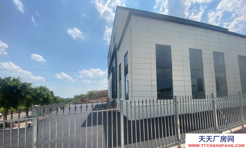 968m2雙拼或分層高標準工業廠房。低價現房。