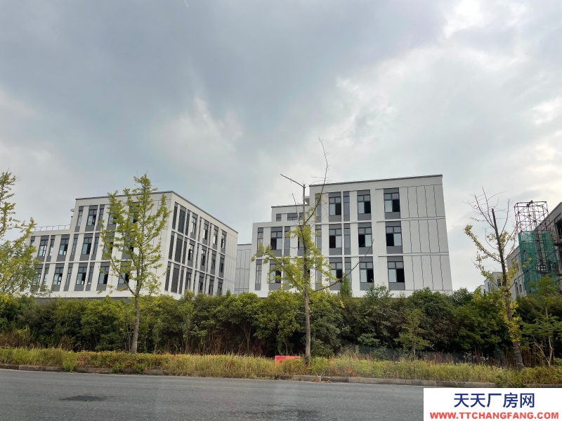 高速口花園獨(dú)棟廠房50年產(chǎn)權(quán)可分割，不限電