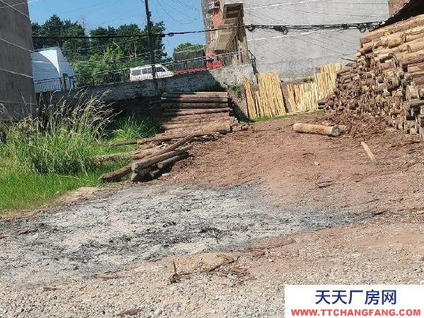邵陽市邵東縣 有5間門面地皮，在320國道旁邊，建筑用地，性產權，