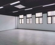 (出租) 松江全新沿街精裝修辦公室77平起展示面廣可打廣告視野佳可分