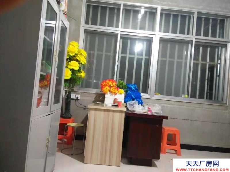 秦皇島 盧龍縣 廠房倉(cāng)庫水泥地簡(jiǎn)裝進(jìn)車方便