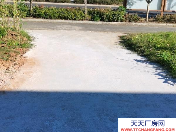 邵陽市邵陽縣房孑共四層，一二層框架結構。