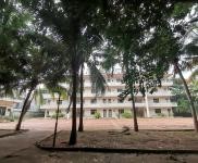 (出租) 建筑面積2400平方米，院內空地約10畝，獨門獨院，交通便利