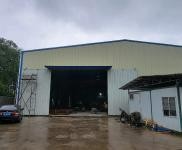 (出租) 大路旁邊可停靠大貨車。