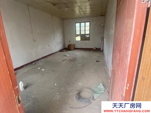 岳陽(yáng)市湘陰區(qū) 知源學(xué)校旁邊，芙蓉北路旁，交通便利