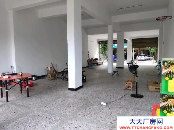 岳陽市湘陰區(qū) 倉庫位于新知源學校附近，自家樓房的層，倉庫寬敞