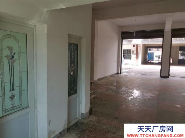 岳陽(yáng)市湘陰區(qū) 車(chē)可入庫(kù)，精裝修，有水電有廁所廚房停車(chē)方便