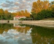 (出售) 土地約9.5萬平，建筑8500平