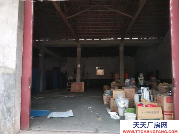 岳陽(yáng)市岳陽(yáng)區(qū) 高檔倉(cāng)庫(kù)出租，中湘物流園對(duì)面，可進(jìn)掛車，防水地面