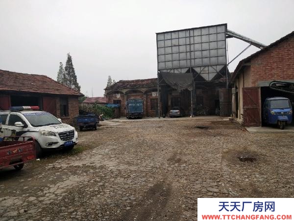 岳陽市君山區(qū) 臨街門面房加大院廠房,交通便利,水電證件齊全