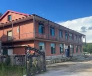 (出租)遼源 建筑面積1000平以上，各種設施齊全，有停車場！