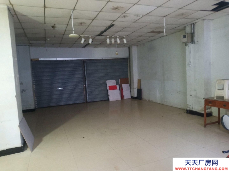 西寧城東交通便利，可進大車，停車方便