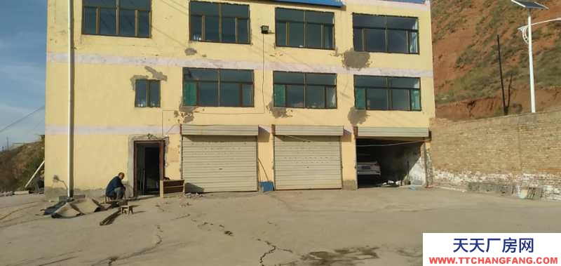 西寧城中自家三層小院整體出租，采光好，附近有學校超市，中介勿擾