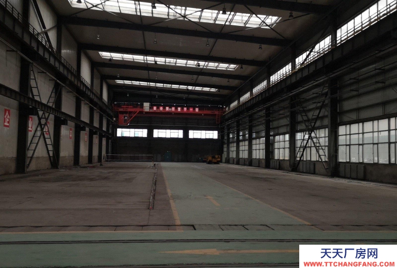 (出租) 車(chē)間配備32噸行吊，配備電瓶車(chē)，層高15米。跨度24米。