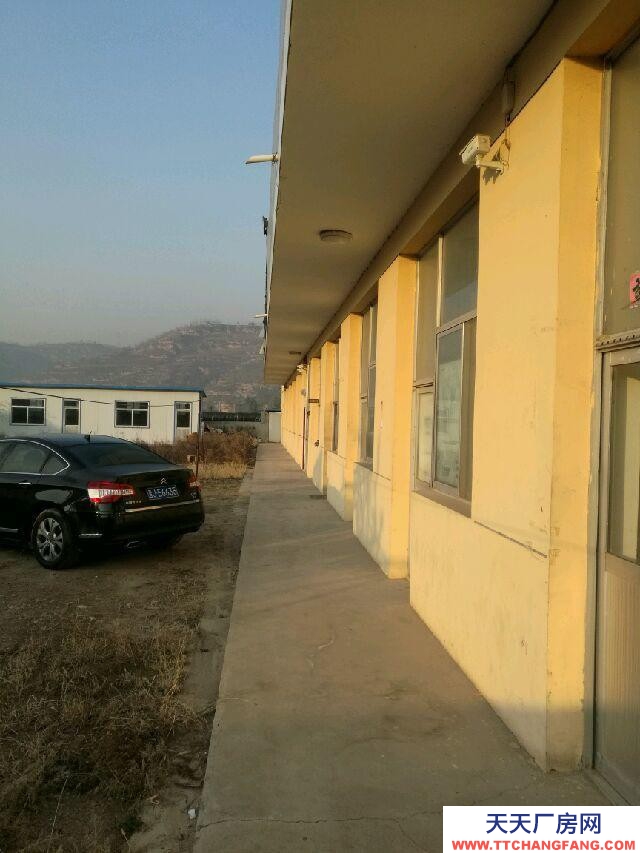 (出租) 臨縣火車站對(duì)面218省道旁房屋大院出租