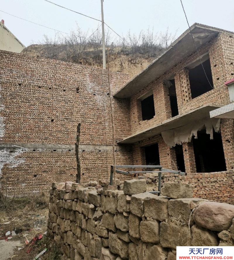 (出租) 興縣上李家灣興泰苑樓下毛坯房出租出售